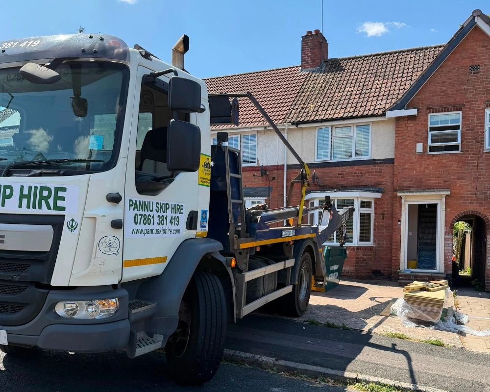 Pannu Skip Hire wait and load